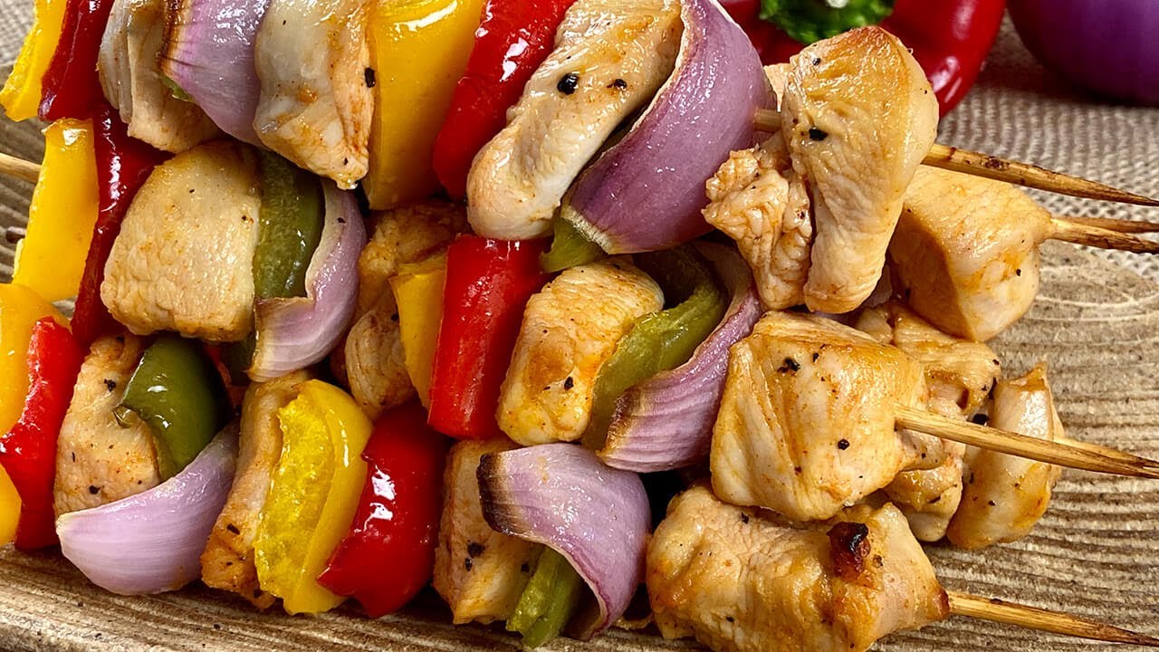 C&oacute;mo hacer Brochetas de Pollo y Verduras al Horno I M&Aacute;S F&Aacute;CIL IMPOSIBLE!! 😋😋