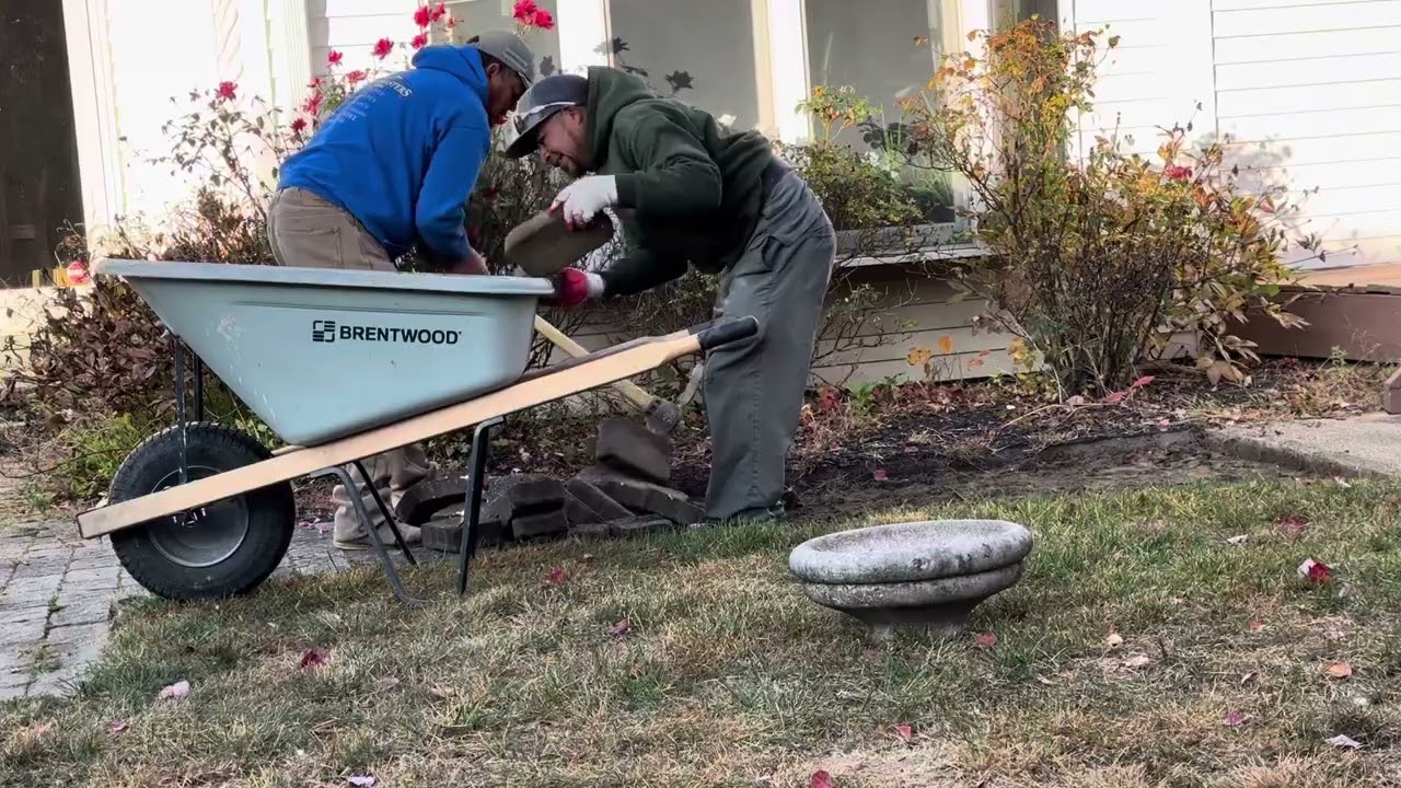 Acá a preparar el tereno para otro patio más gracias a Dios