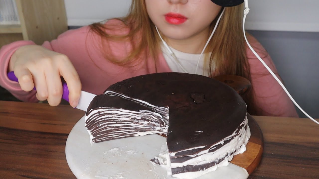 [ASMR+RECIPE] 초코 크레이프 케이크 이팅사운드/먹방 CHOCOLATE CREPE CAKE EATING SOUNDS/MUKBANG