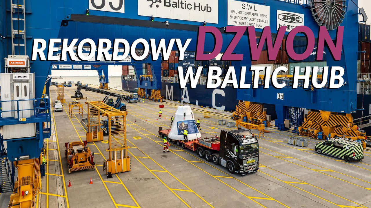 Nietypowy załadunek w Baltic Hub. Na statek załadowano 55-tonowy dzwon Vox Patris