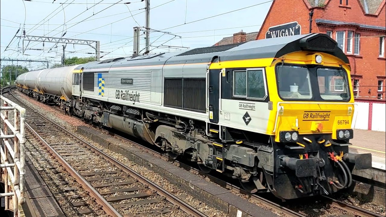 Lively couple of hours at Wigan North Western. 28.04.25 #railway #trains #trainvideos