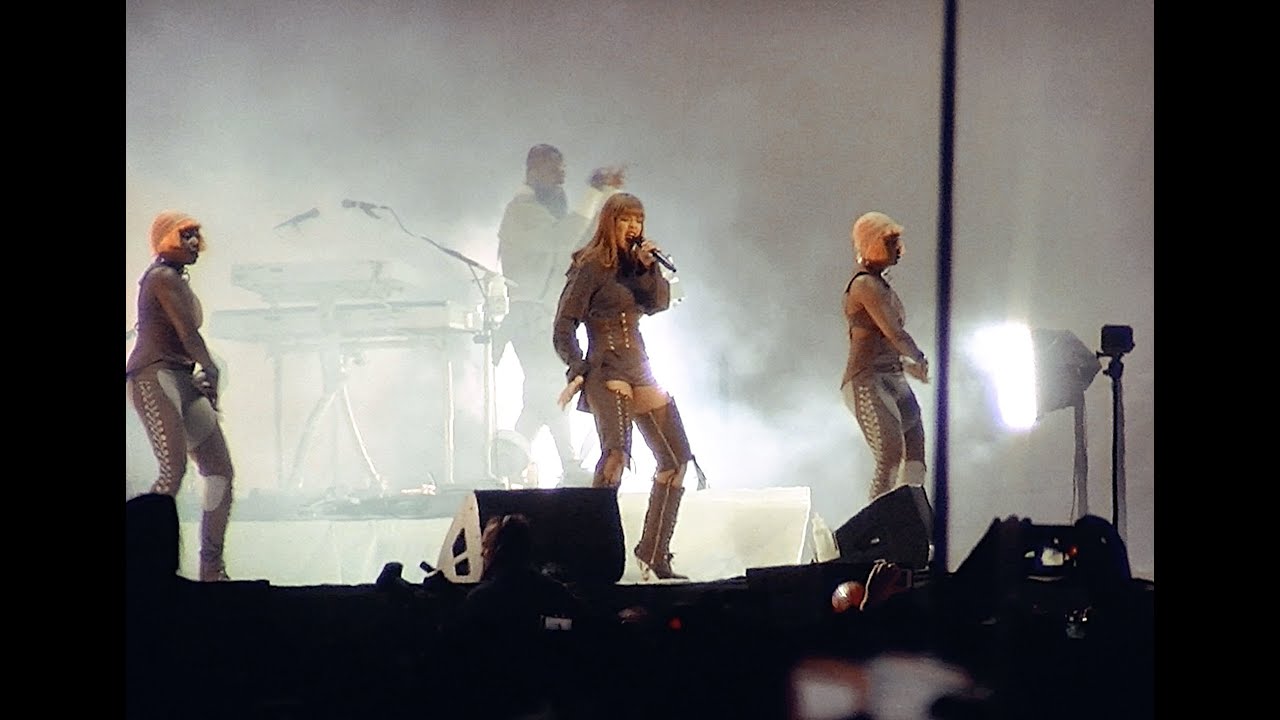 Rihanna - Bitch Better Have My Money /live/ @ Sziget Festival 2016, Budapest, 11.08.2016