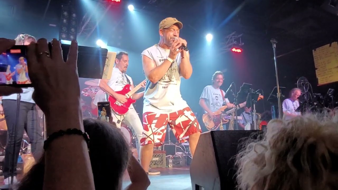 Eruption/Feel Your Love - The Paper Bag (Mike Flyntz lead guitar/ Paul Esposito lead vocal)