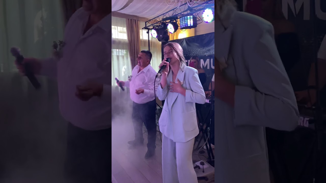 Привітання молодят від батька та сестри)