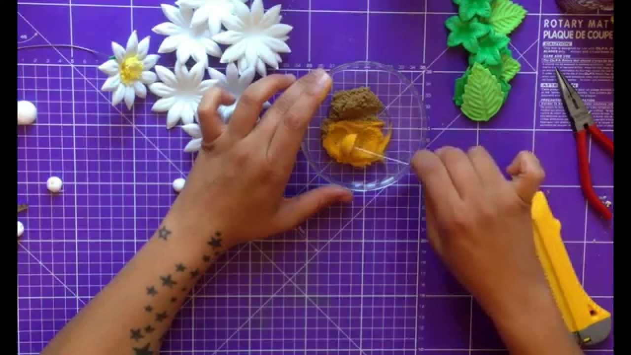 COMO HACER FLORES CON GOMA EVA. MARGARITAS, GIRASOLES Y CRISANTEMOS