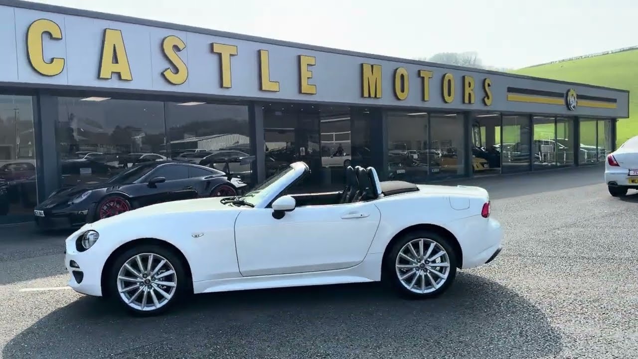 FIAT 124 SPIDER 1.4 MultiAir Lusso Plus Urban White Metallic for sale at Castle Motors