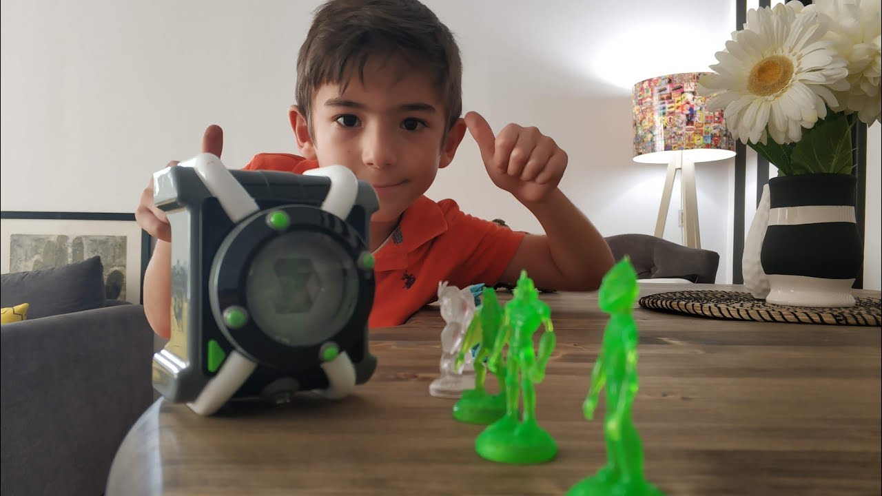 Yağız Ben 10 Deluxe Omnıtrıx Saati ile Uzaylı Avında | BEN 10 DELUXE OMNITRİX CLOCK İNTRODUCTİON