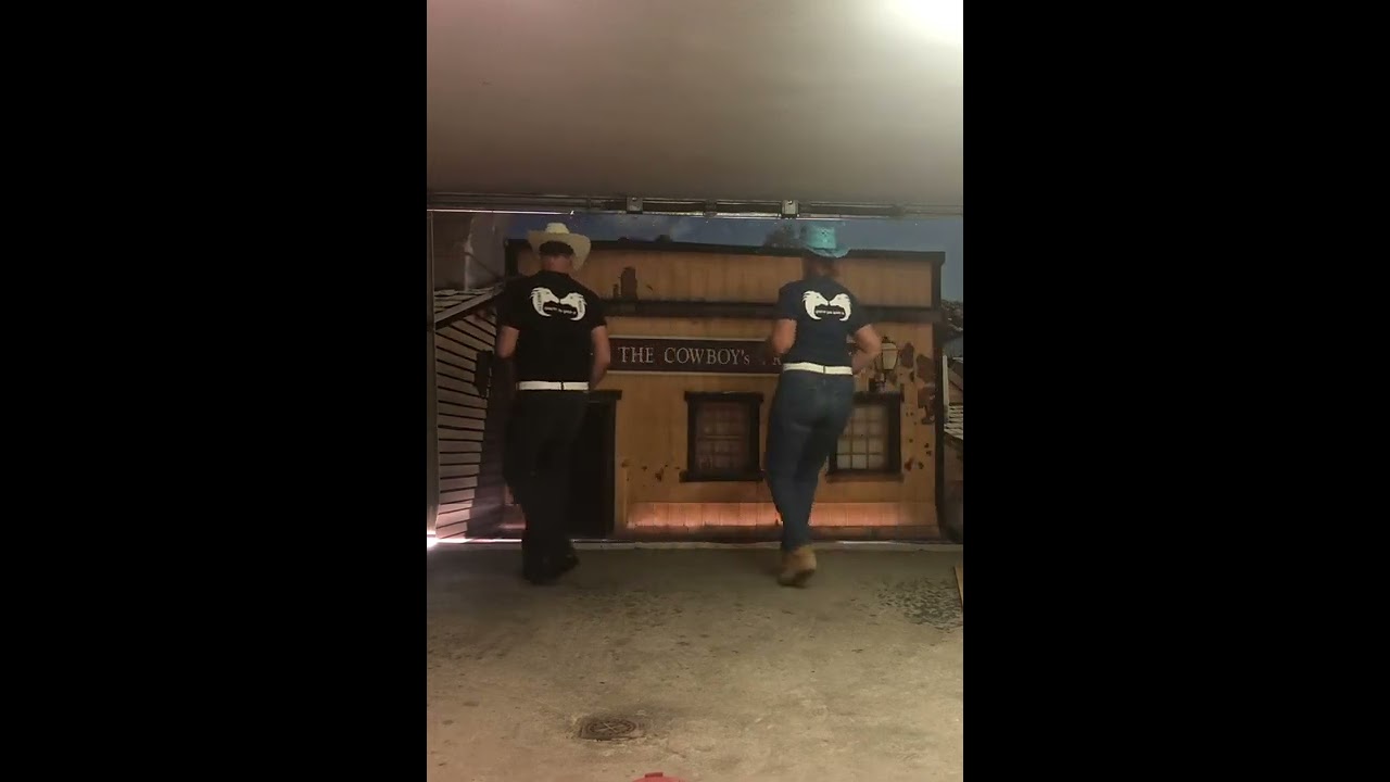 Country line dance 66/B142/ Hakuna Matata/ song: One track mind/coreo: Neus Lloveras - Gabi & Paqui