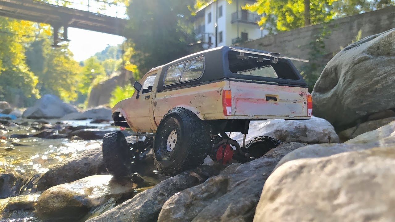 WPL C24 1/16 Scale : Going Up The River Trail