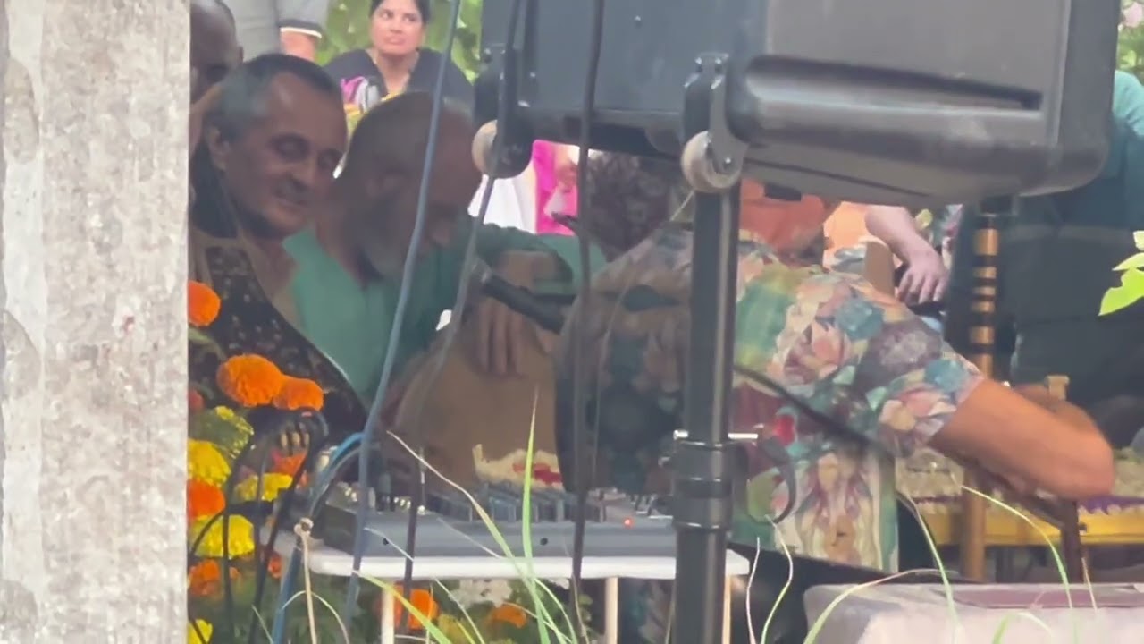 White Roses   Sound Music Song by Aurelio and Nadaprem in Auroville