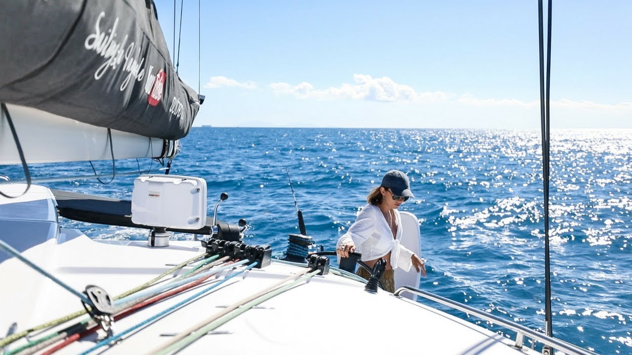 A Solo Mission in Paradise (Sailing La Vagabonde) Ep. 142