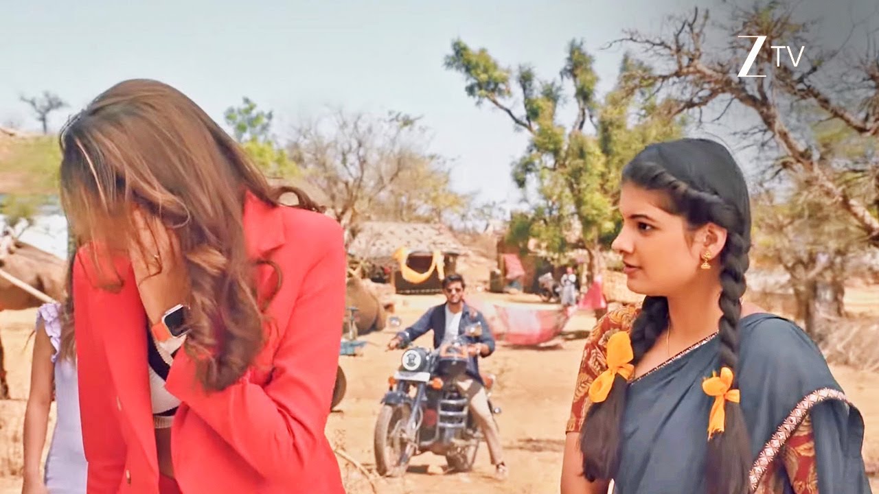 सरू, अनिका की गंभीर ग़लती पर उसे थप्पड़ मारती है - Saru - Full Episode 1 @zeetv