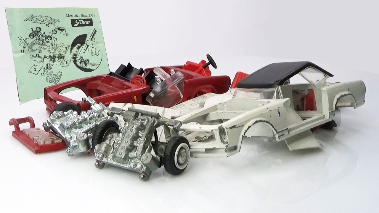 Mercedes 230 SL Pagoda firmy Tekno. Odnowienie dw&oacute;ch modeli  w wesji policyjnej i cywilnej.