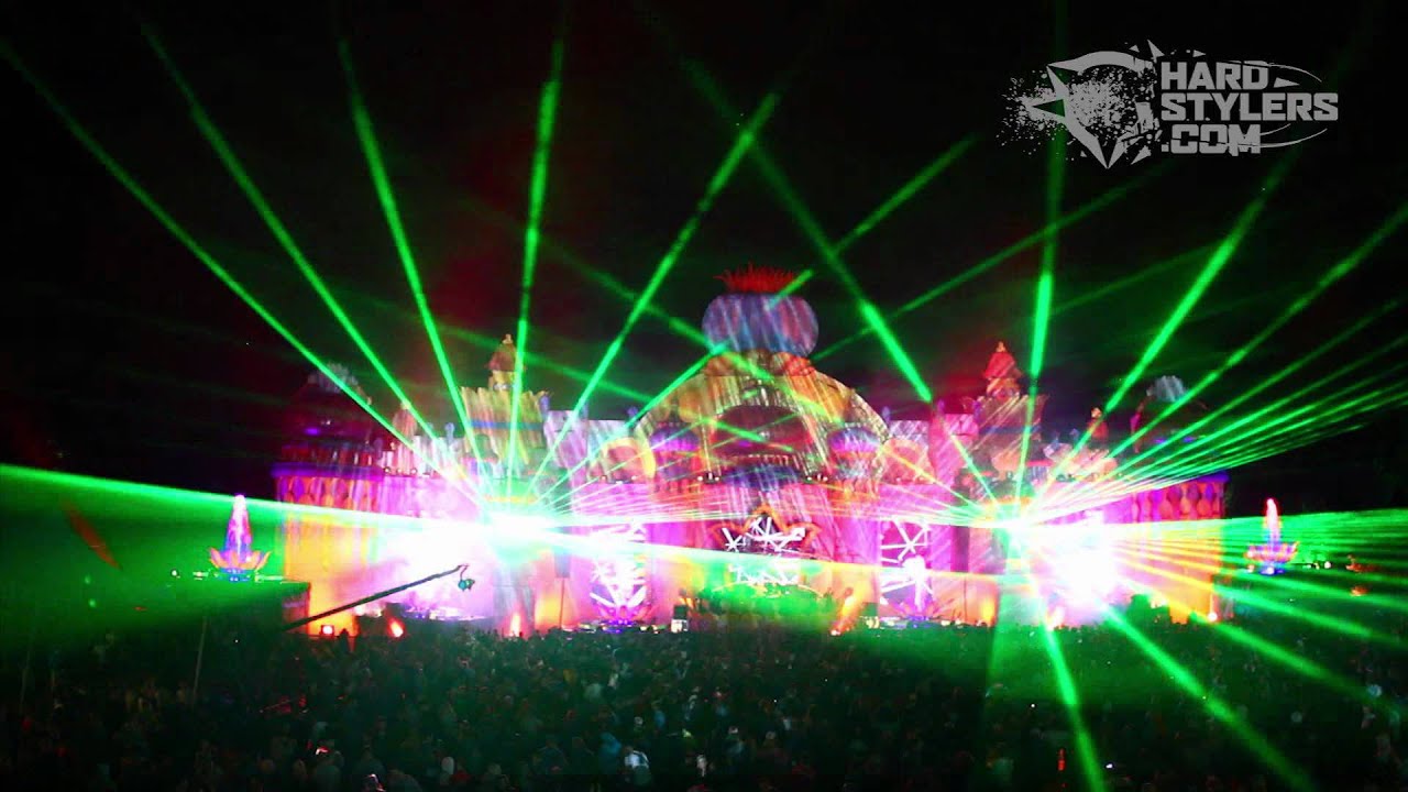 Tomorrowland 2011 I Love The 90s Bonzaï All Stars Day 2 Endshow HQ Full HD - Lasers
