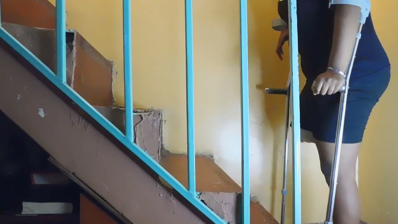 How To Use Crutches To Get Around After Amputation.!!       #positivevibes #selflove #usingcrutches