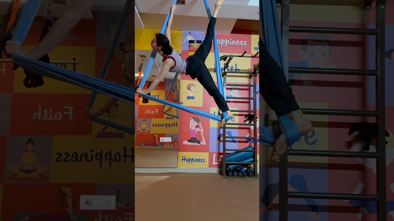 #yoga #aerial #aerialyoga #fitness #yogareels #strength #aerialist #yogainversions #yogapractice