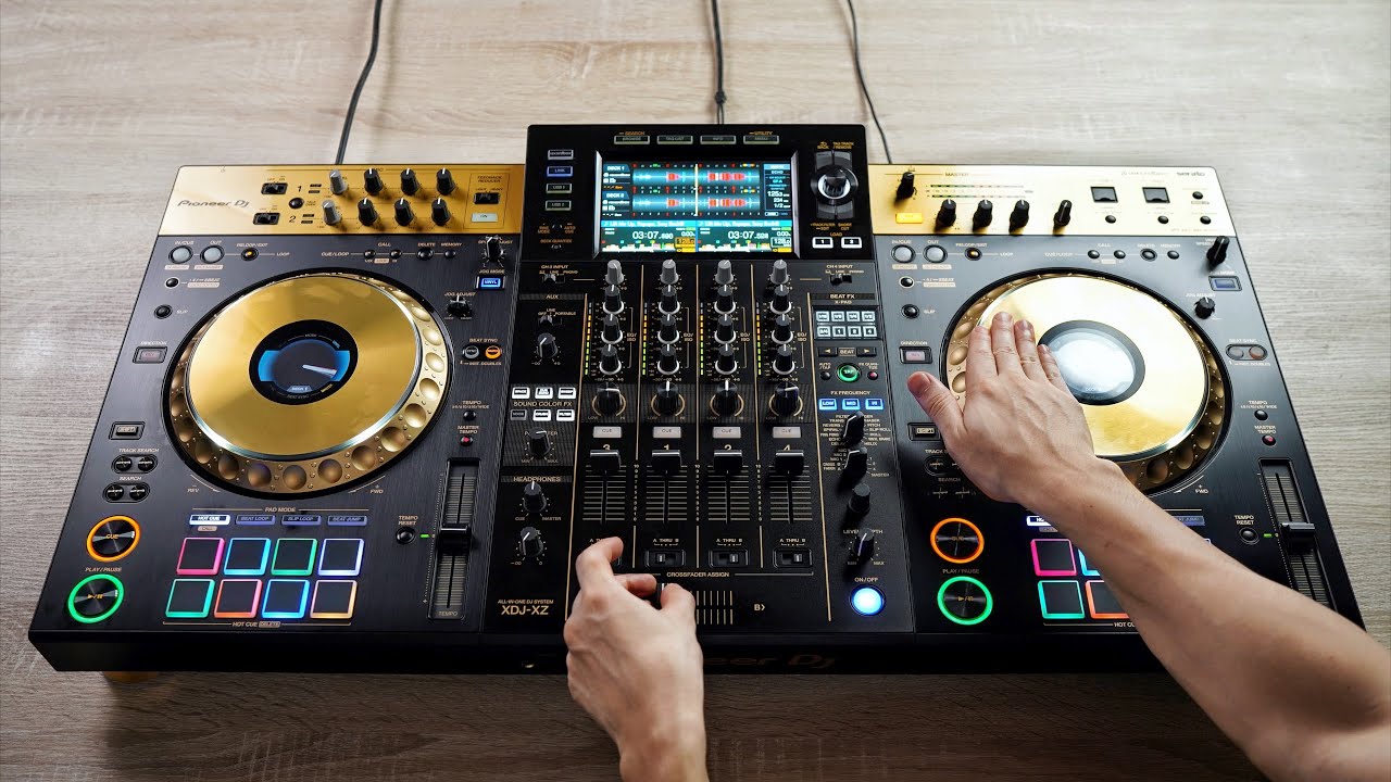 PRO DJ DOES INSANE MIX ON THE GOLD XDJ-XZ-N! - Fast and Creative DJ Mixing