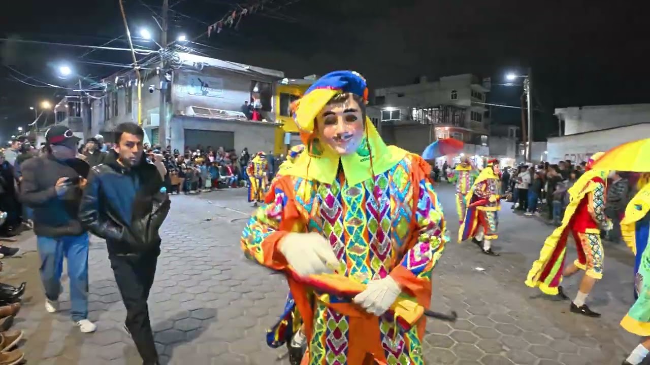 PRIMER DESFILE NOCTURNO DE CAMADAS ESTATALES.  (2)