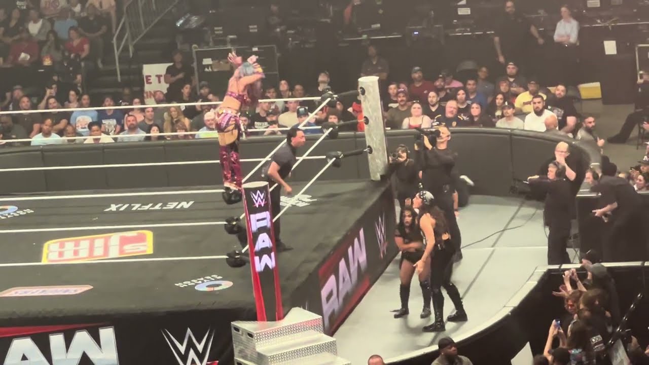 FULL MATCH - Kairi Sane vs Roxanne Perez live - Monday Night Raw 07/07/2025