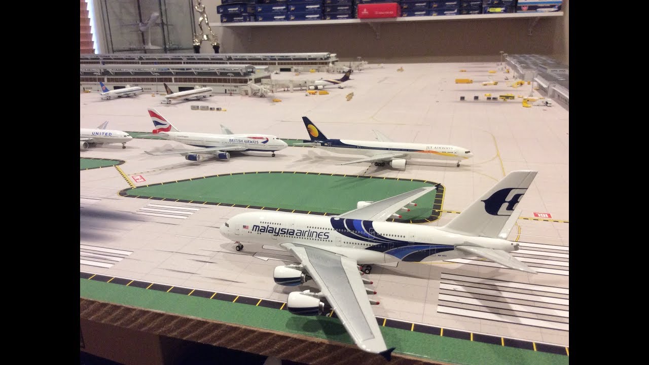 LHR London Heathrow 1:400 model airport 8:00am-10:00am operations update