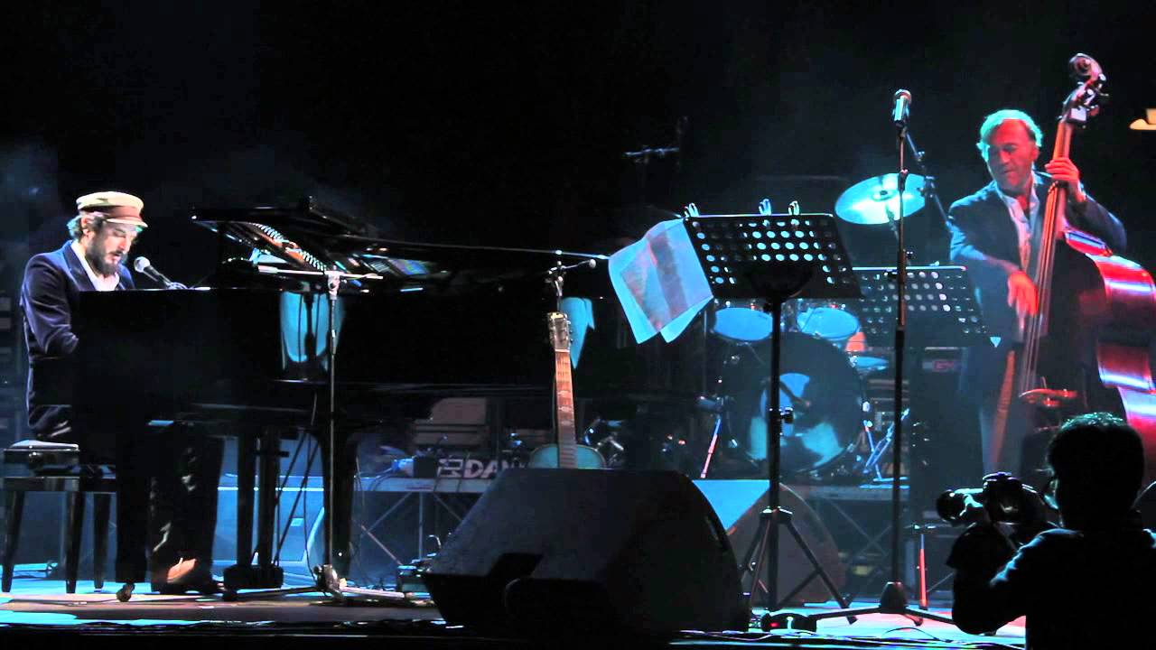 Vinicio Capossela - Valzer per un amore - @ Premio Fabrizio De Andrè 