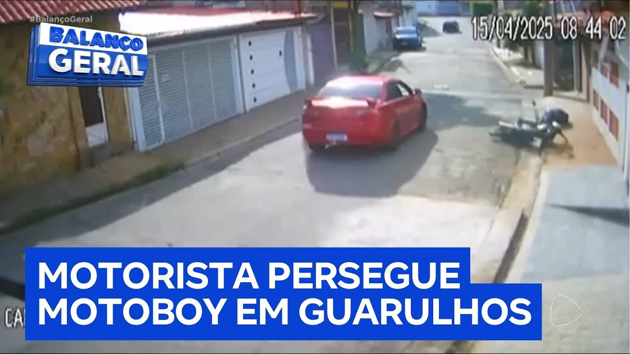 Após briga no trânsito, motoboy é perseguido por motorista e arremessado contra portão de uma casa