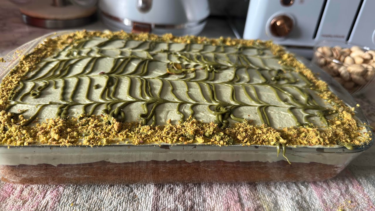 Pistachio milk cake