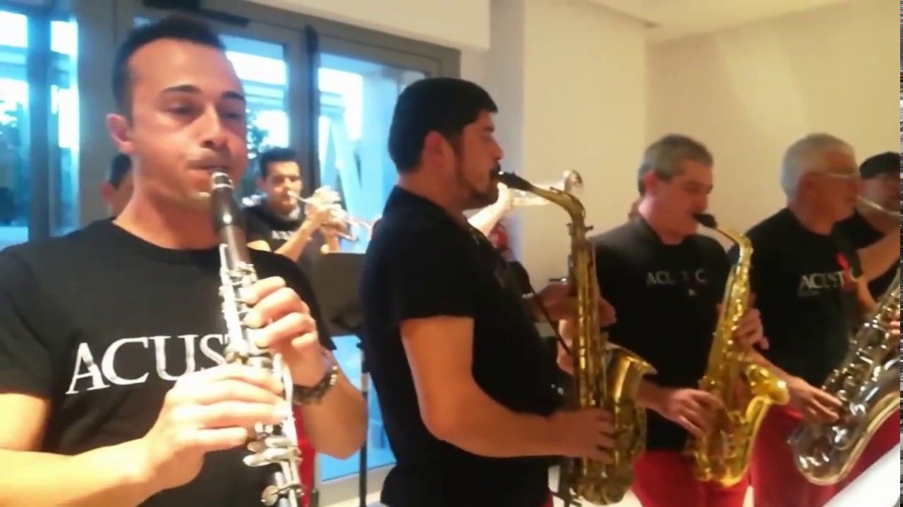 Gloria Estefan Medley - Acustic Band  (Oye, cuba libre, mi tierra ) Arreglosfender partituras