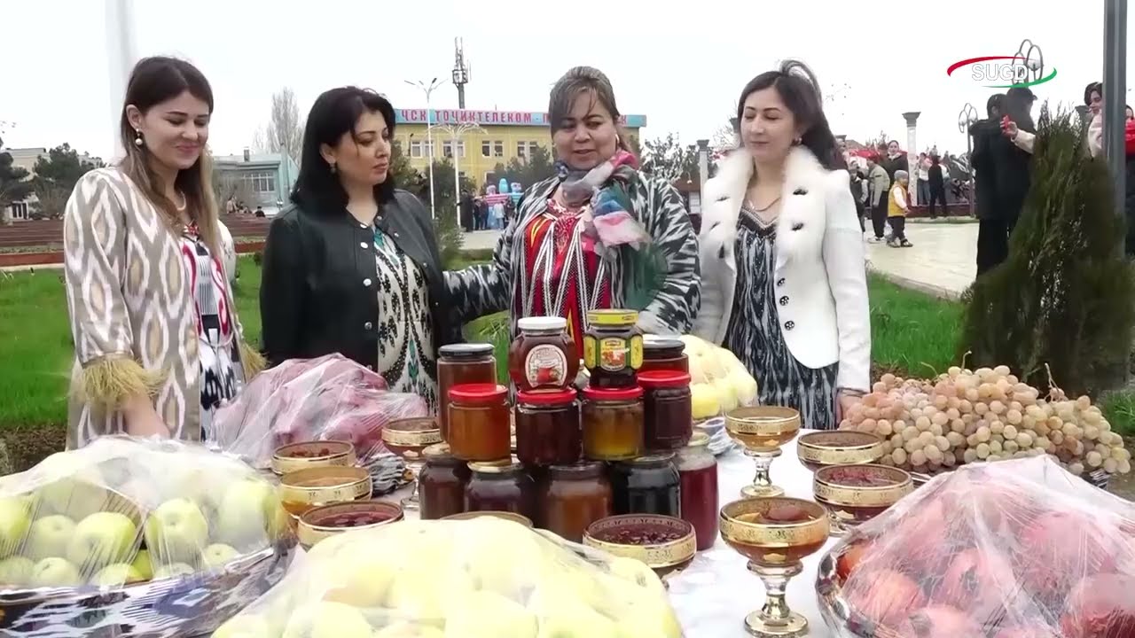 Ҷашни Наврӯз аз оину суннатҳои қадимаи халқи тоҷик мебошад.