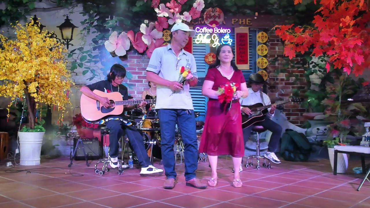 Trường Sơn Đông Trường Sơn Tây -  Sáng tác: nhạc Hoàng Hiệp -  Trình bày : Anh Viễn & Chị Liên