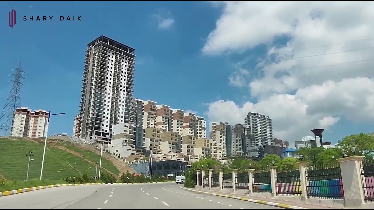 دیمەنی ڕۆژێکی بەهاریی شاری دایک لە ئامێزی شاخی گۆیژەدا