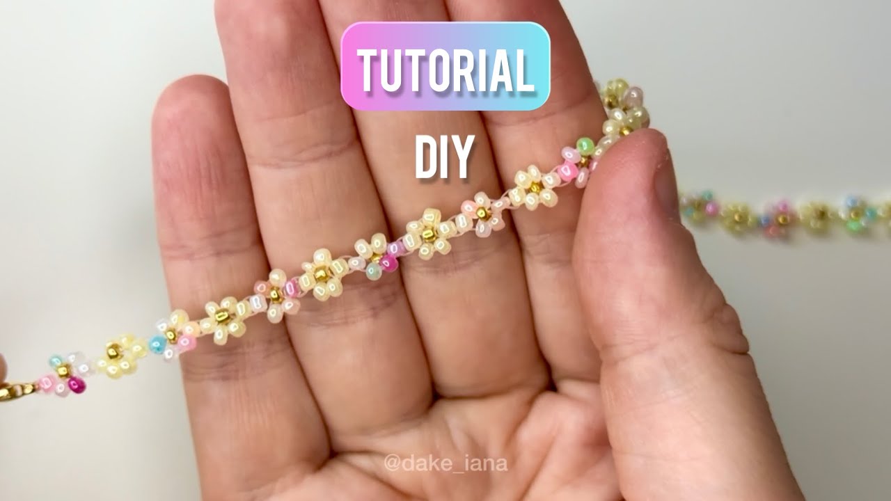 How to weave a beaded necklace with daisies? Tutorial. White and rainbow beaded flowers