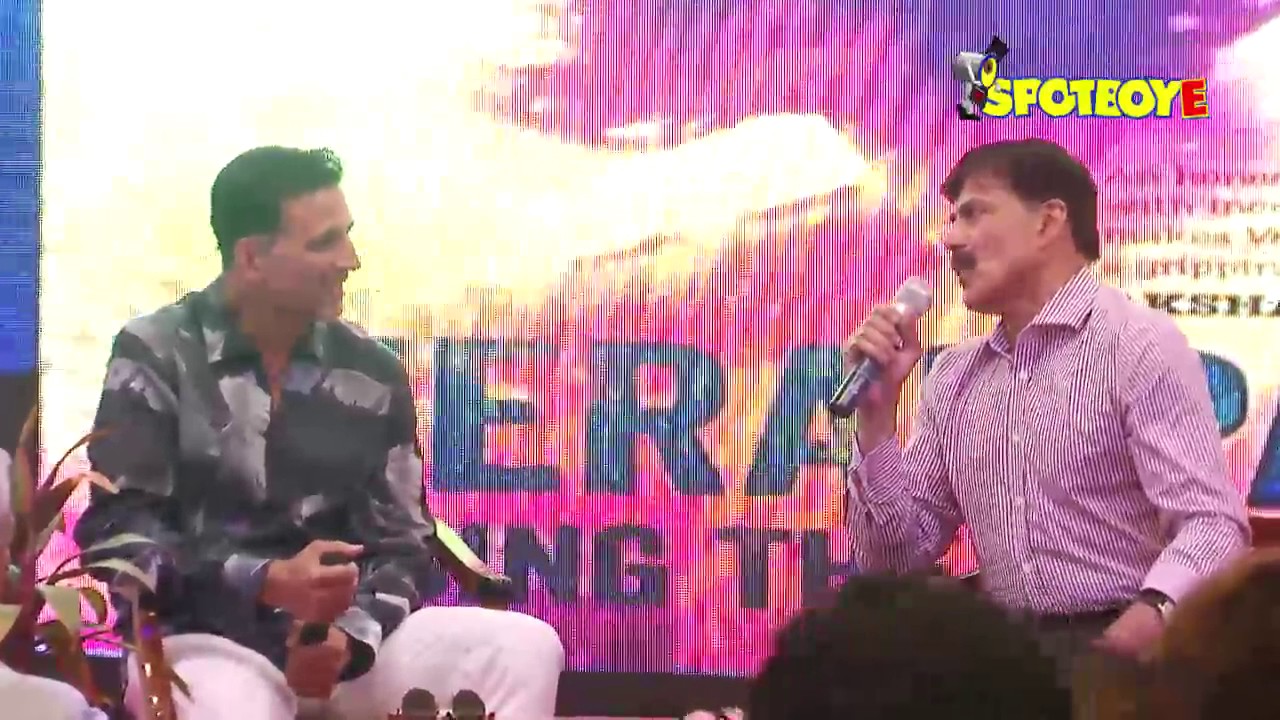 Akshay Kumar Unveils K. Vijay Kumar’s book ‘Veerappan – Chasing The Brigand’ | SpotboyE