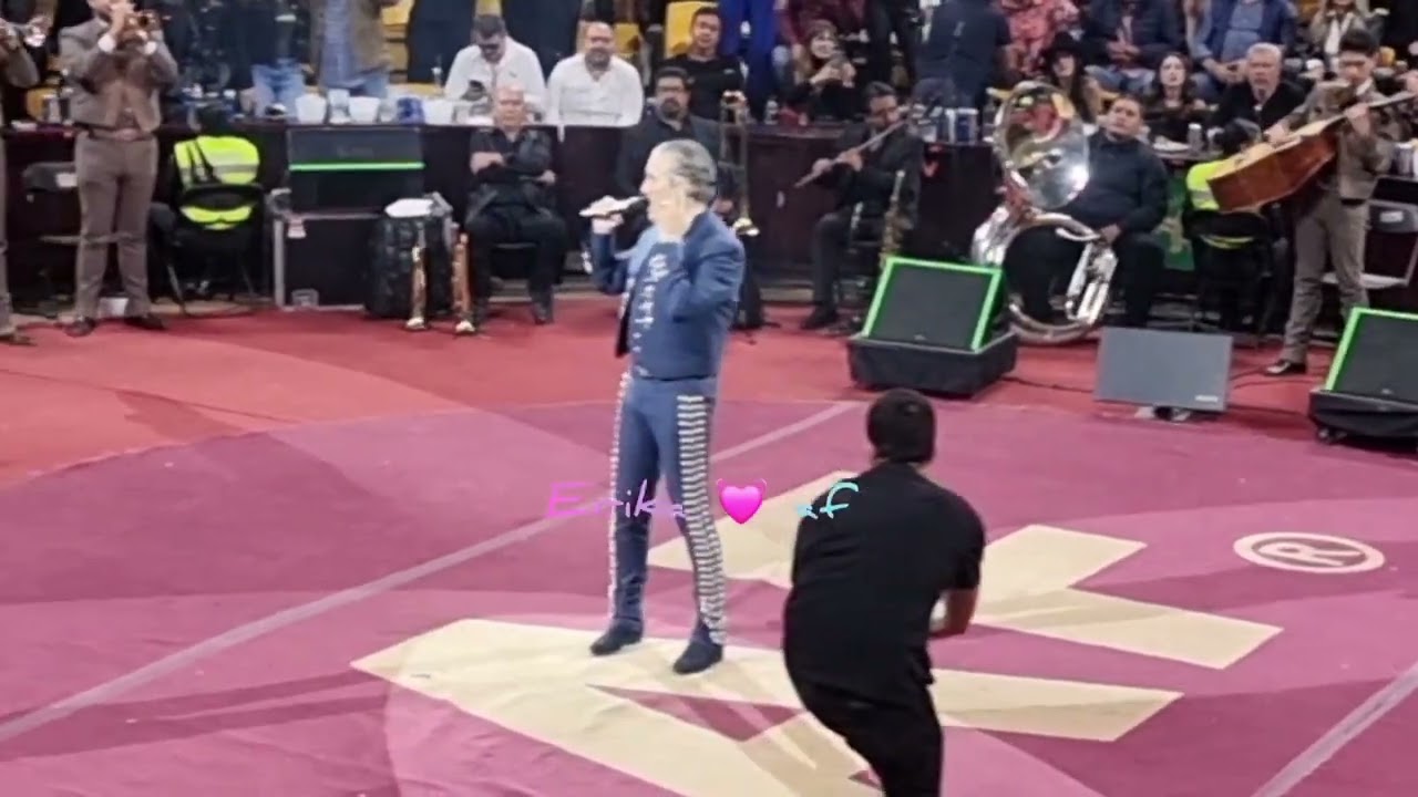 Alejandro Fernández el 🐴 ❤️ 🎶Caminos de Guanajuato 👏👏 Palenque León 2024