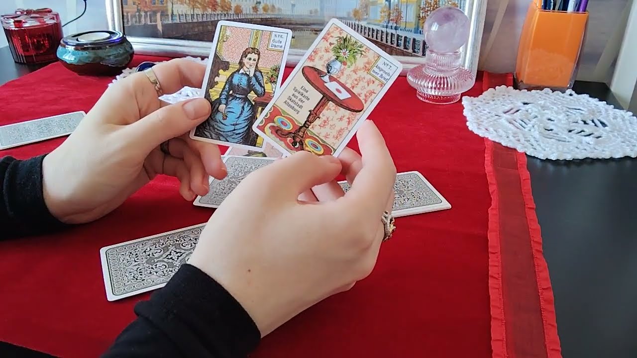 КОГО ВЫБЕРЕТ♣️КРЕСТОВЫЙ КОРОЛЬ🙈ЦЫГАНСКИЙ РАСКЛАД НА ТРЕУГОЛЬНИК🔼#fedortarot 