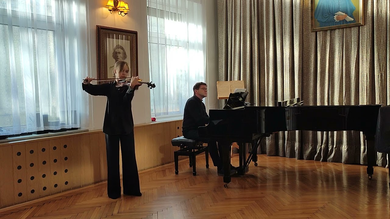 Liliana Derkacz.Gr.4.Eduard Lalo - Symphonie Espagnole mvt1.Wy-Grajcie Razem.