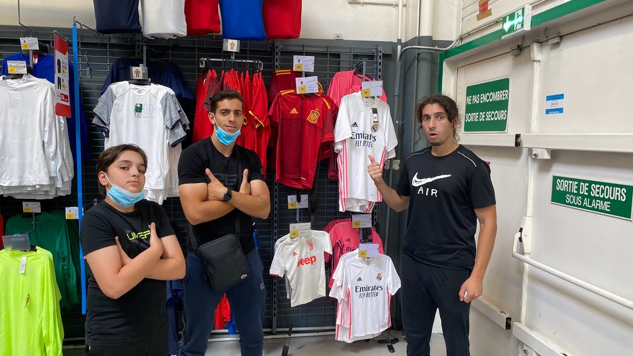 ON VA ACHETER NOS AFFAIRES DE FOOT POUR LA SAISON 2020/2021. VLOG