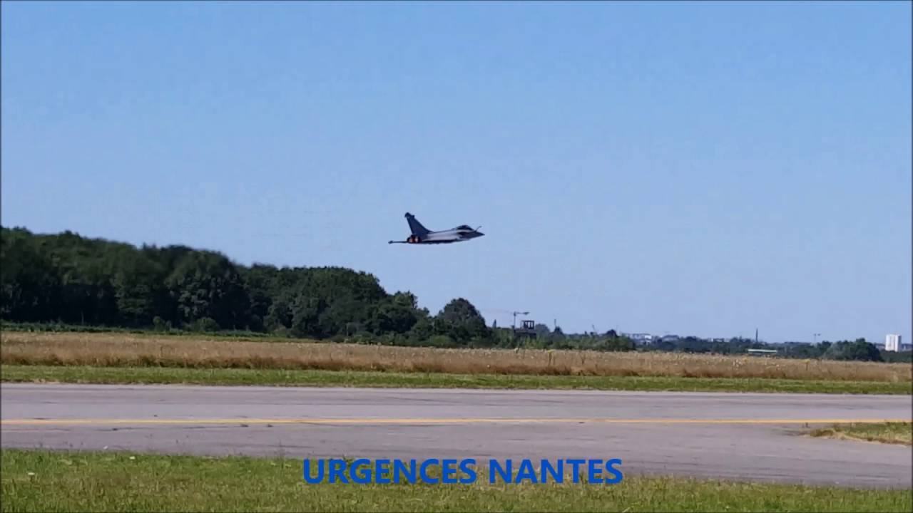 décollage passage et atterrissage rafale 85 Nantes 44