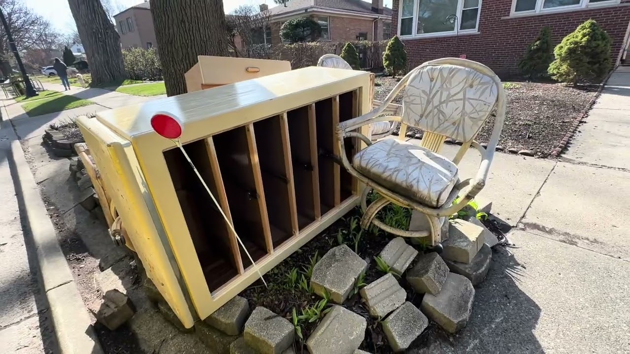 Trash Picking Chicago’s Lakefront Suburbs! - Chicagoland Garbage Picking