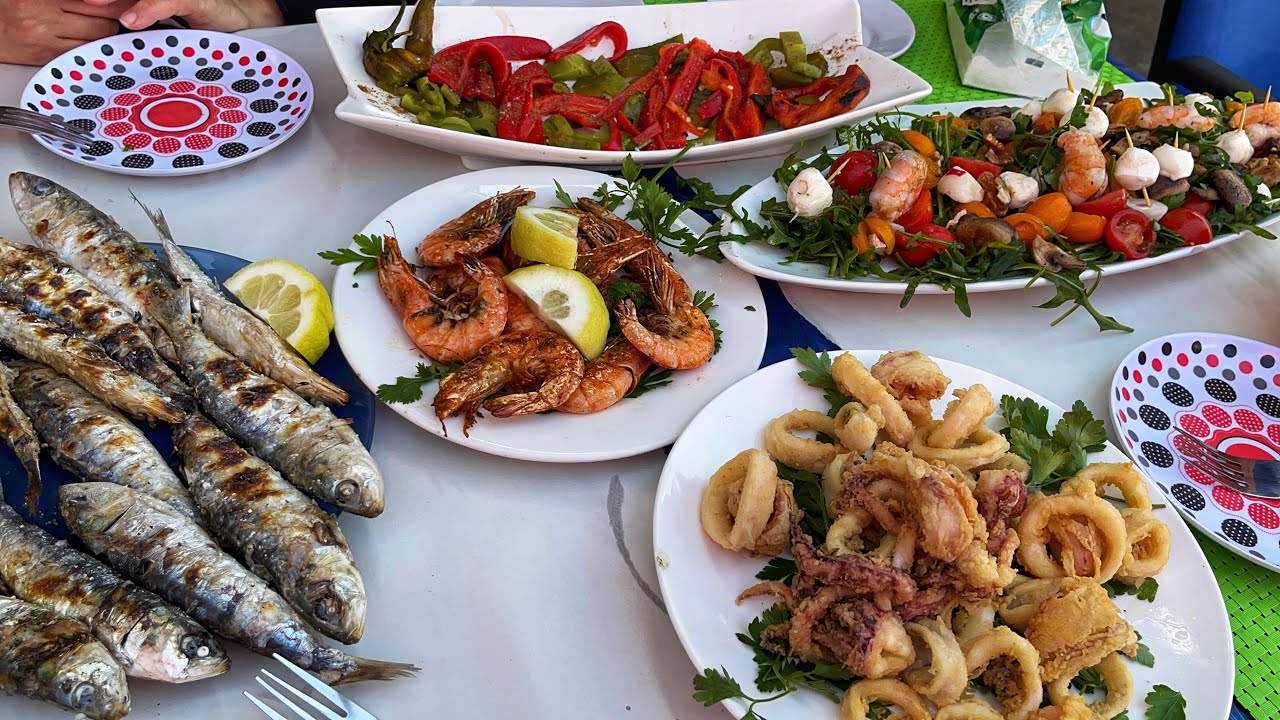 أكلة سمك مشوي معتبرة بالسوق المركزي بالدار البيضاء🇲🇦 Grillade poissons au marché central