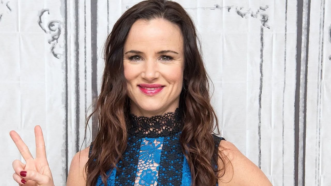 Juliette Lewis in a Rare, Relaxed Red Carpet Moment