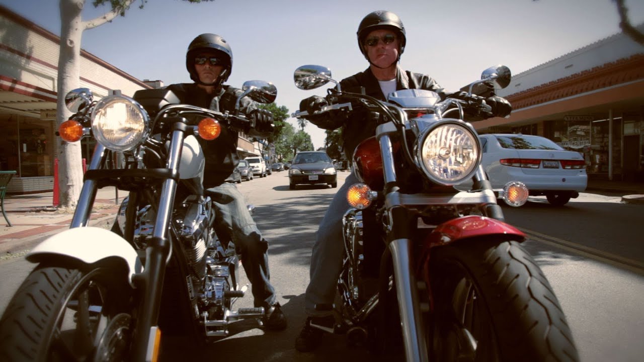 Сравнение Honda Fury 2012 года и Yamaha Star Stryker 2011 года