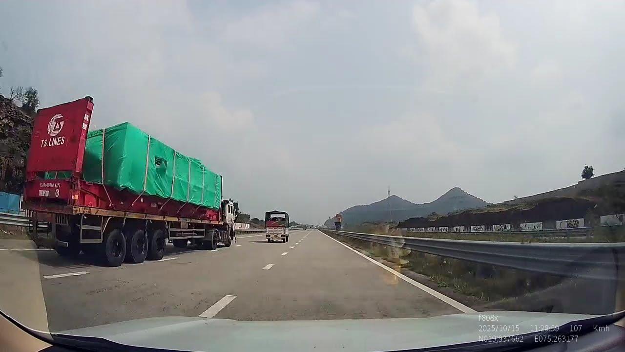Pune (Sinnar) to Nagpur Expressway Samruddhi Mahamarg 15th Oct 2025 FILE251015 112831F P1