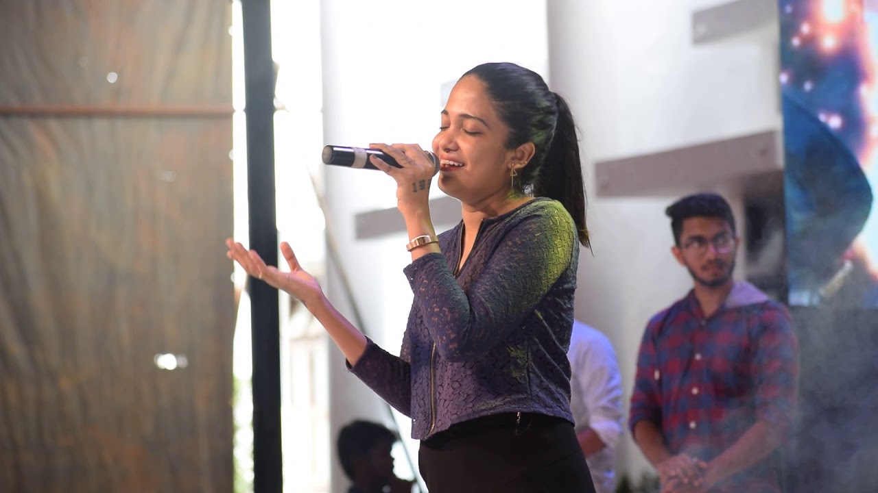 Gowry Lekshmi Singing Aaro Nenjil | Godha song | Adarsh Shaji