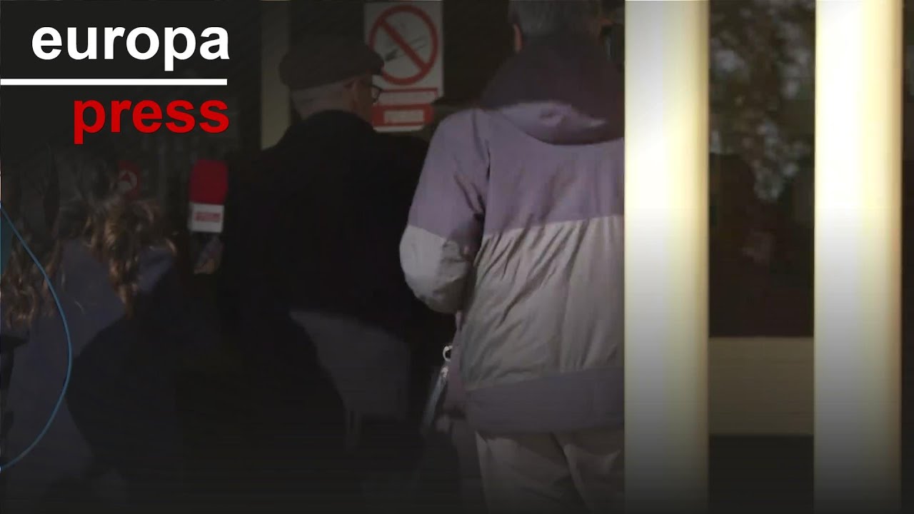 El abogado de Santos Cerdán, Jacobo Teijelo, llega a la prisión de Soto del Real