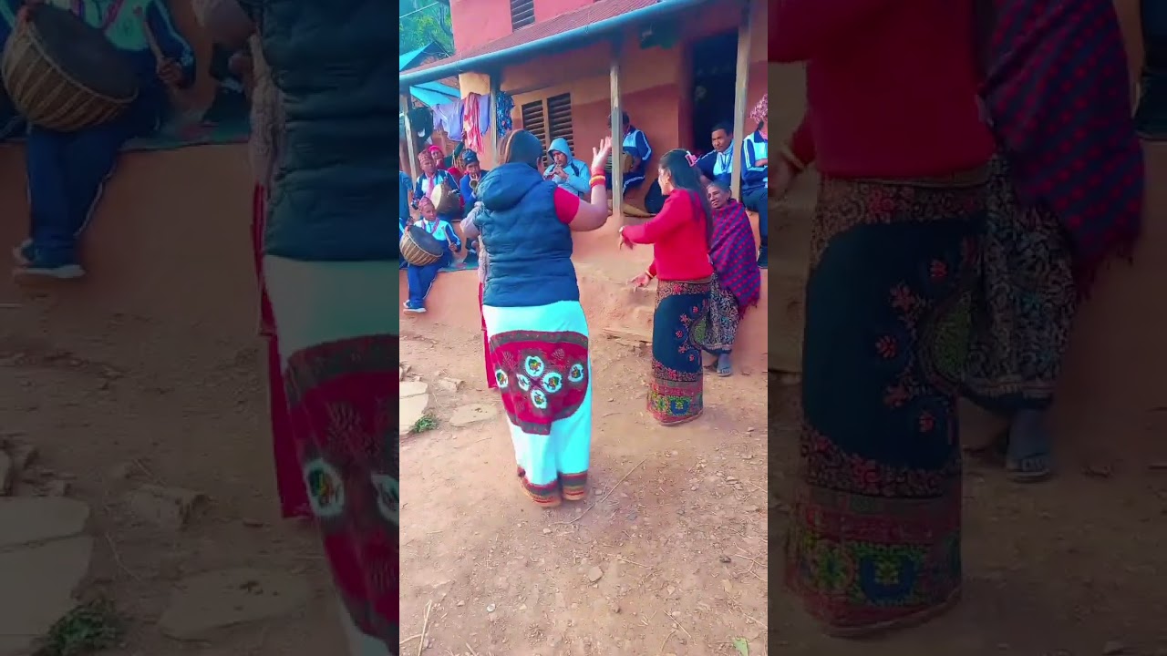 घिरिङ्ग सुन्धारा पञ्चे बाजा खोली भए किन मन रुन्थियो