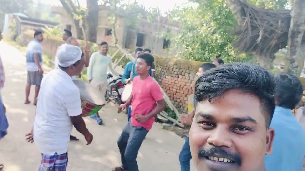 gram maheshpur me kudmi advasi sohrai festival 🥮