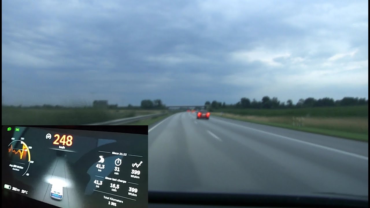 Tesla Model X P90DL on German unrestricted autobahn