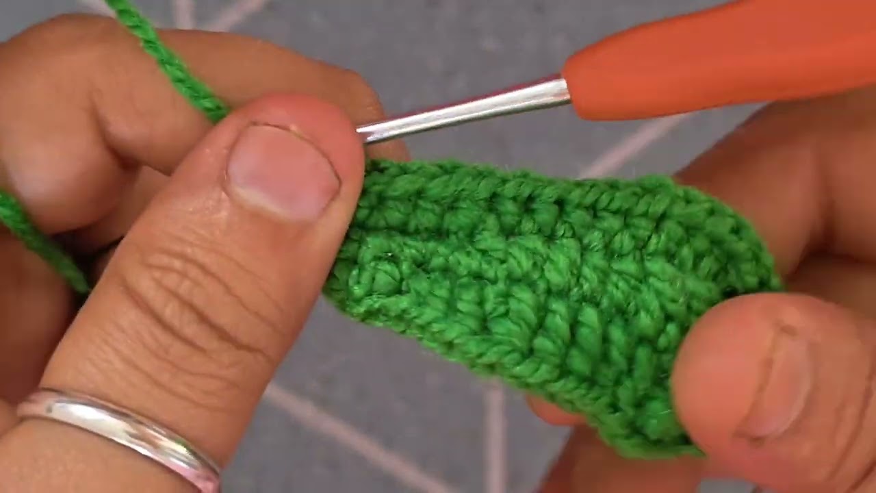 Crochet leaf  tutorial for biginar's ગુજરાતી માં શીખો પાંદડું બનાવતા #youtubevideo#crochet #leaf