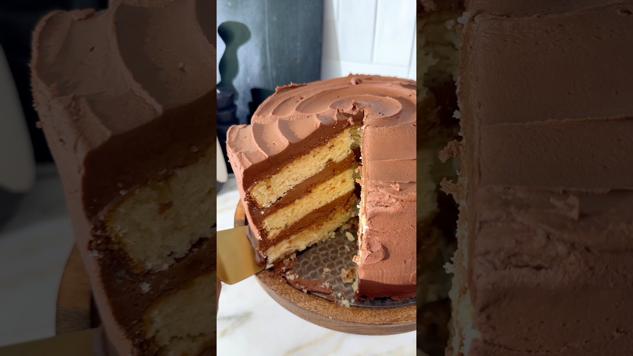 Yellow Cake w/ Chocolate Frosting at Grandbaby-Cakes.com #yellowcake #chocolatecake #grandbabycakes
